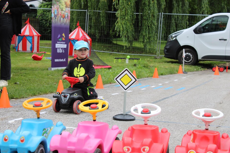 Bobbycar-Parcours - NiMas KinderEventAgentur