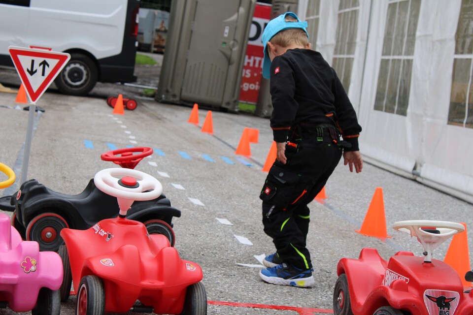 Bobbycar-Parcours - NiMas KinderEventAgentur